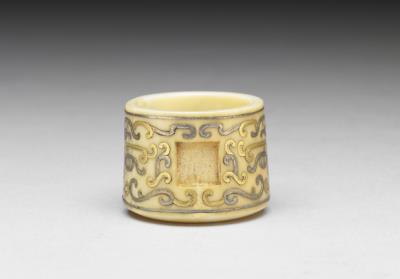 图片[3]-Ivory thumb ring with gold and silver inlay, with red sandalwood box, Qing dynasty, Qianlong reign (1736-1795)-China Archive